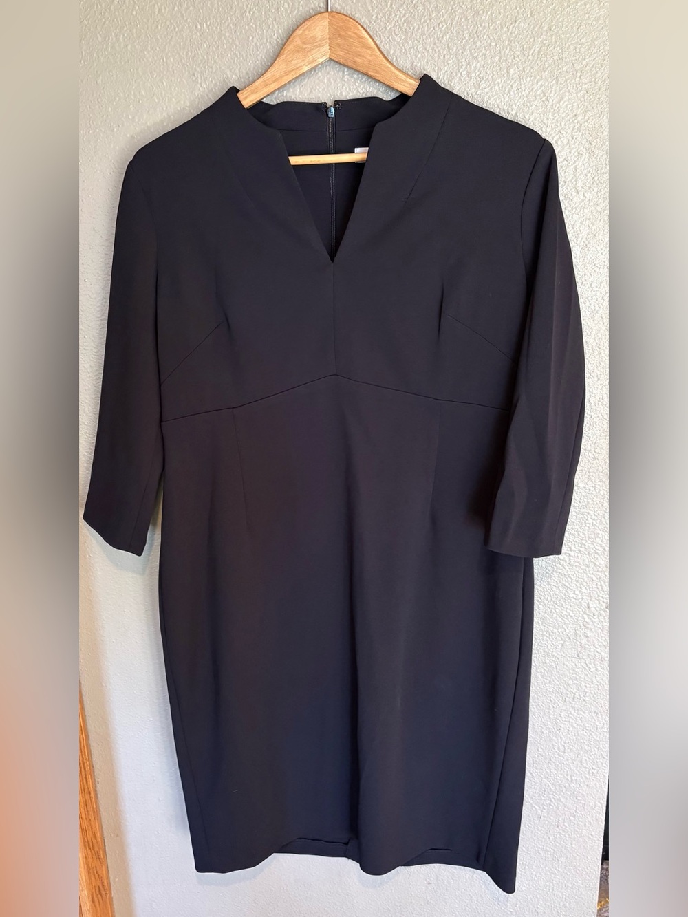 Calvin Klein Size 14 Black V-Notch Long Sleeve Sheath Dress
